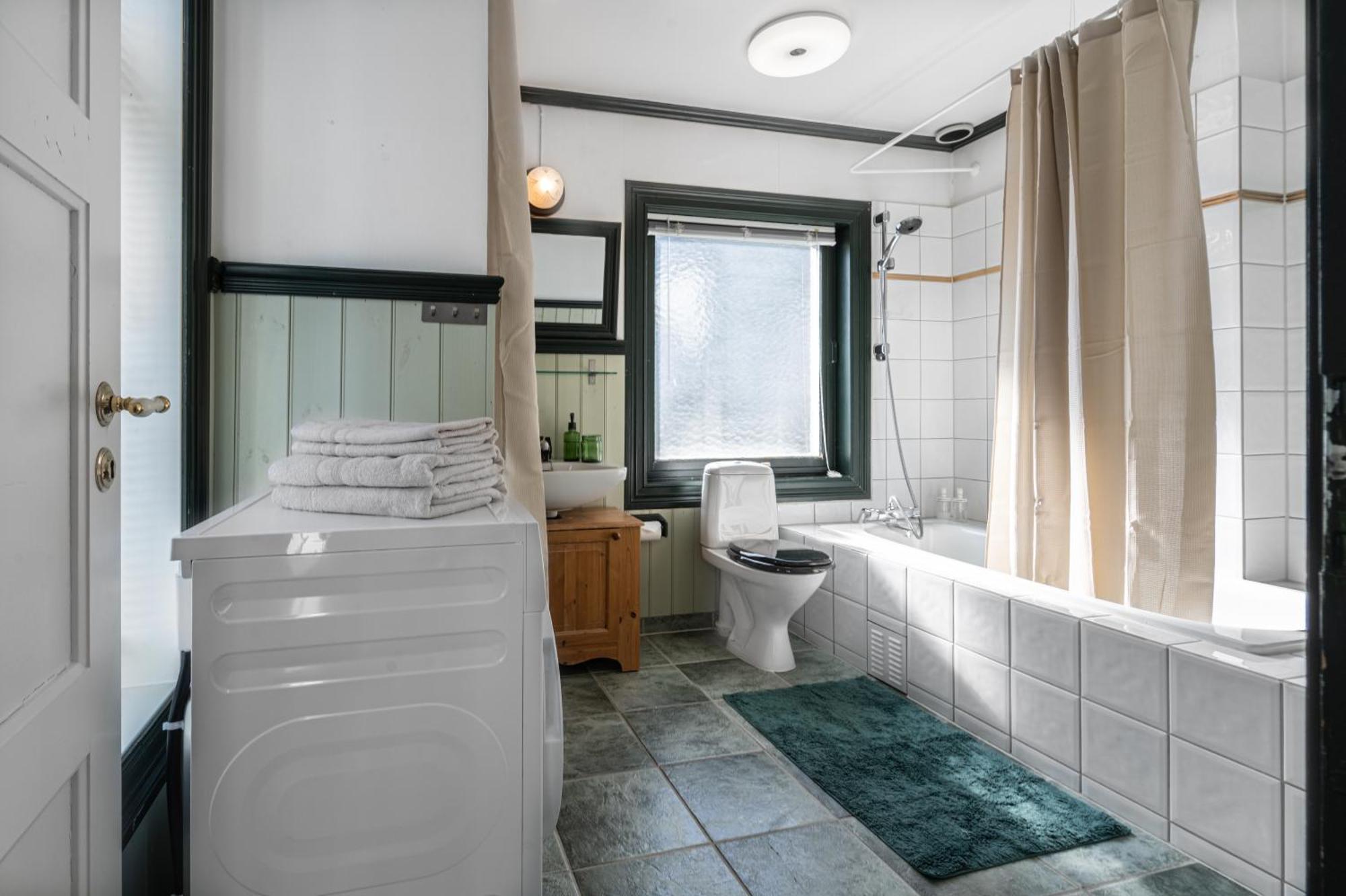Sunny Apartment In Alesund City Экстерьер фото