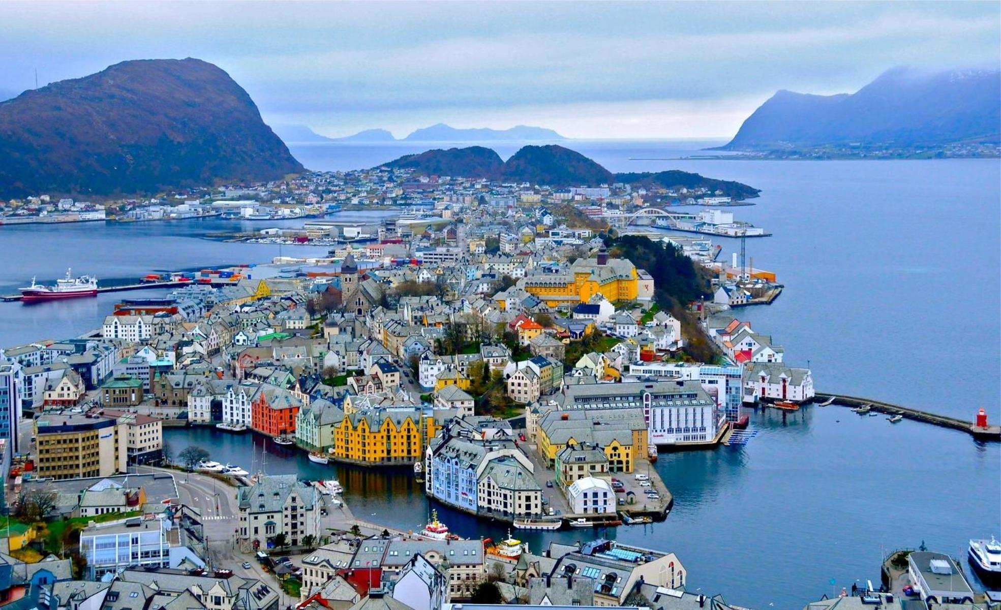 Sunny Apartment In Alesund City Экстерьер фото